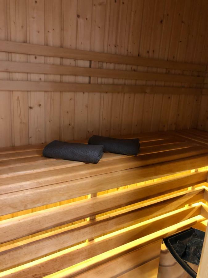 Family & Business Sauna Apartments Rynek Centrum Downtown - 2 Bedroom With Private Sauna, Balcony, Parking Kielce Buitenkant foto