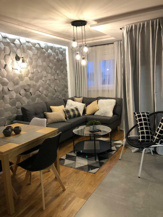 Family & Business Sauna Apartments Rynek Centrum Downtown - 2 Bedroom With Private Sauna, Balcony, Parking Kielce Buitenkant foto